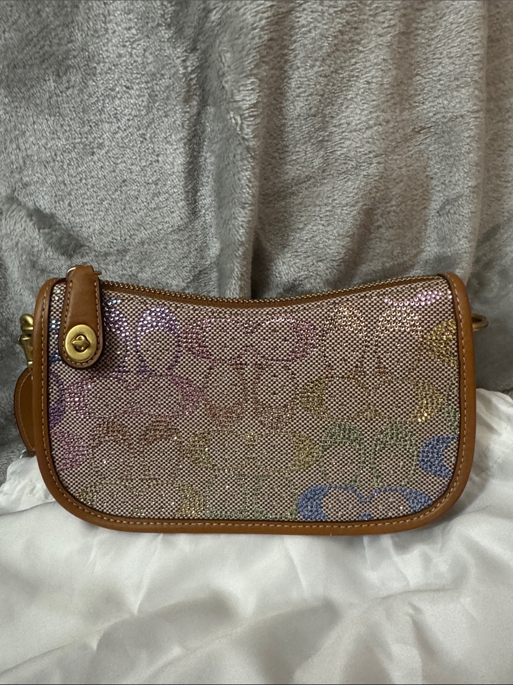 Coach swinger rainbow crystal-like new - Picture 3 of 15
